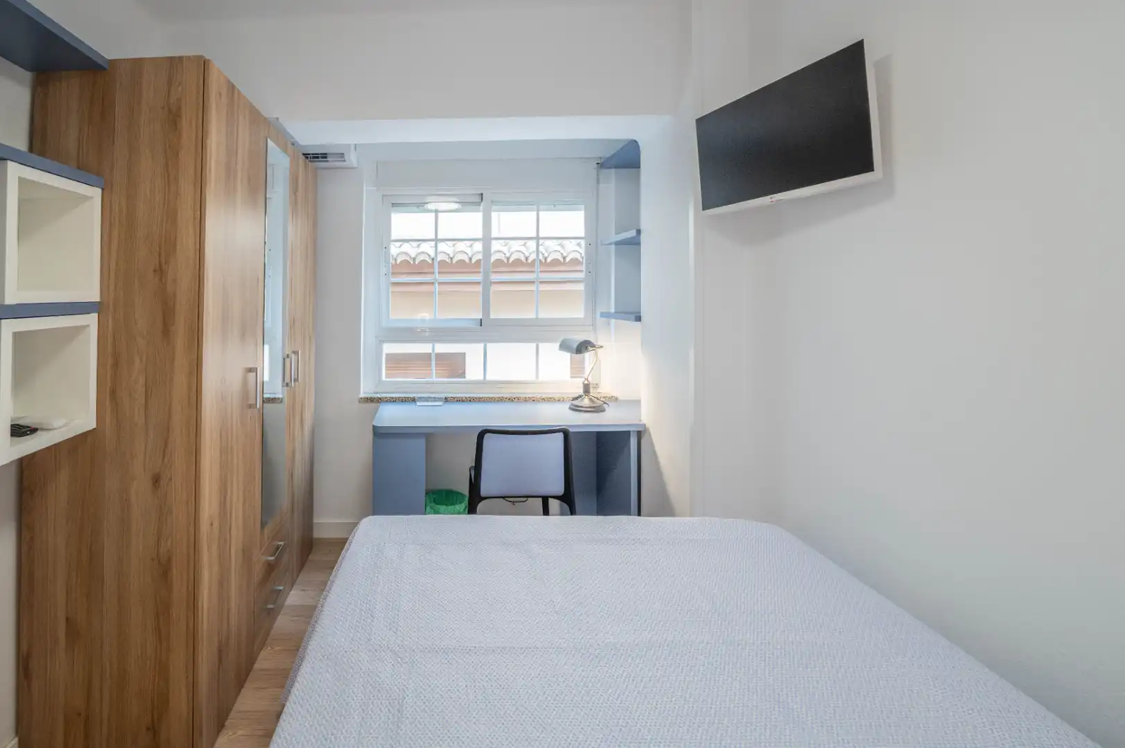 Bedroom of Flat for rent in Granada  with Air Conditioner, Heating and Furnished