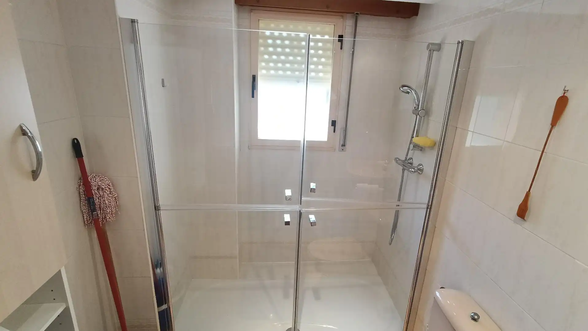 Baño de Piso en venta en Burgos con Calefacción, Terraza y Trastero
