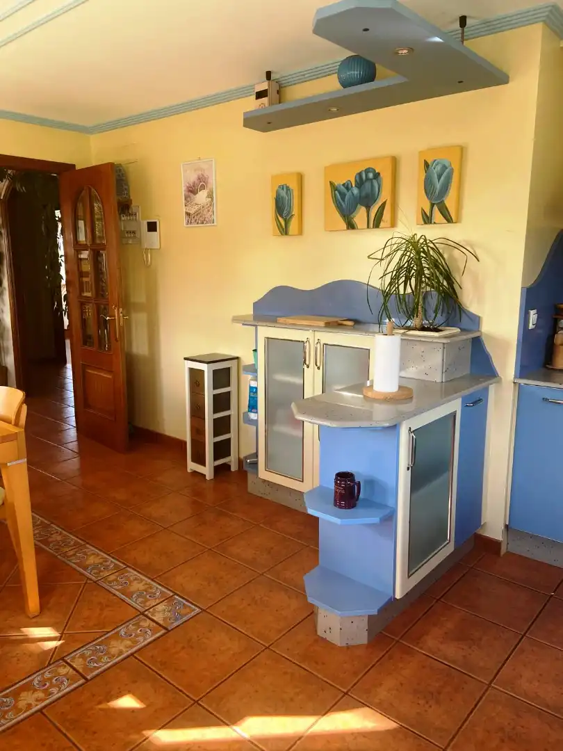 Cuina de Casa o xalet de lloguer en Cangas  amb Calefacció, Jardí privat i Terrassa