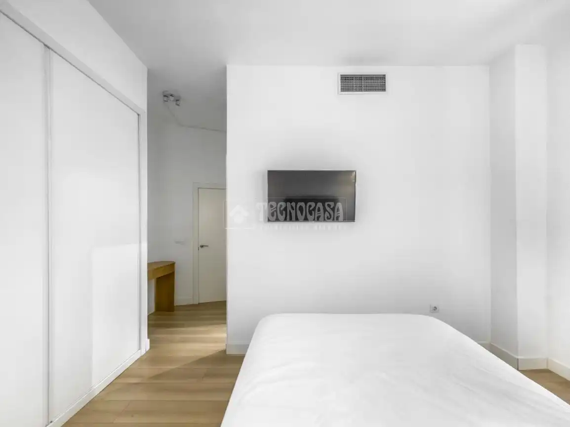 Bedroom of Flat for sale in Madrid  with Air Conditioner and Heating