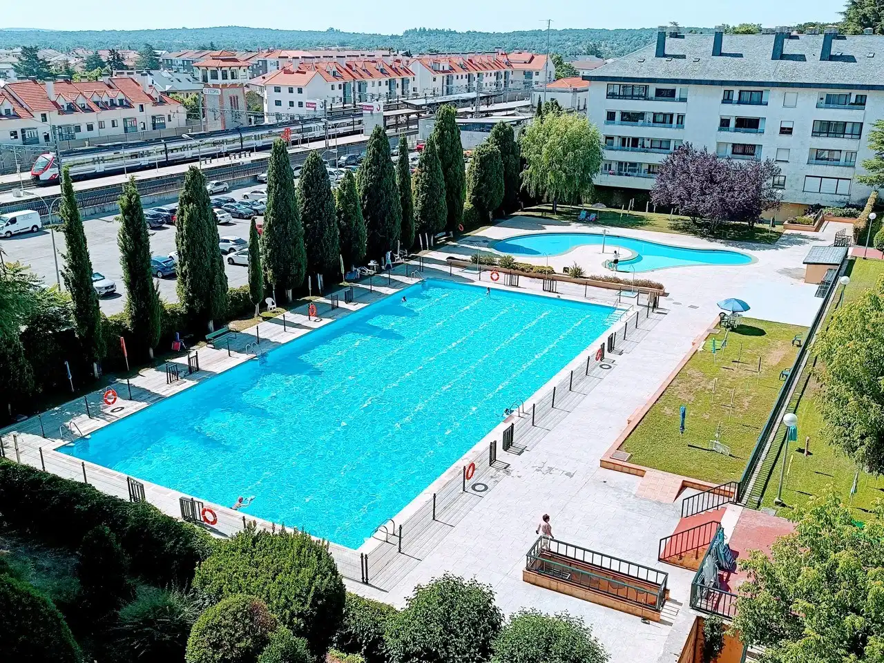Swimming pool of Flat for rent in El Escorial  with Heating, Terrace and Furnished
