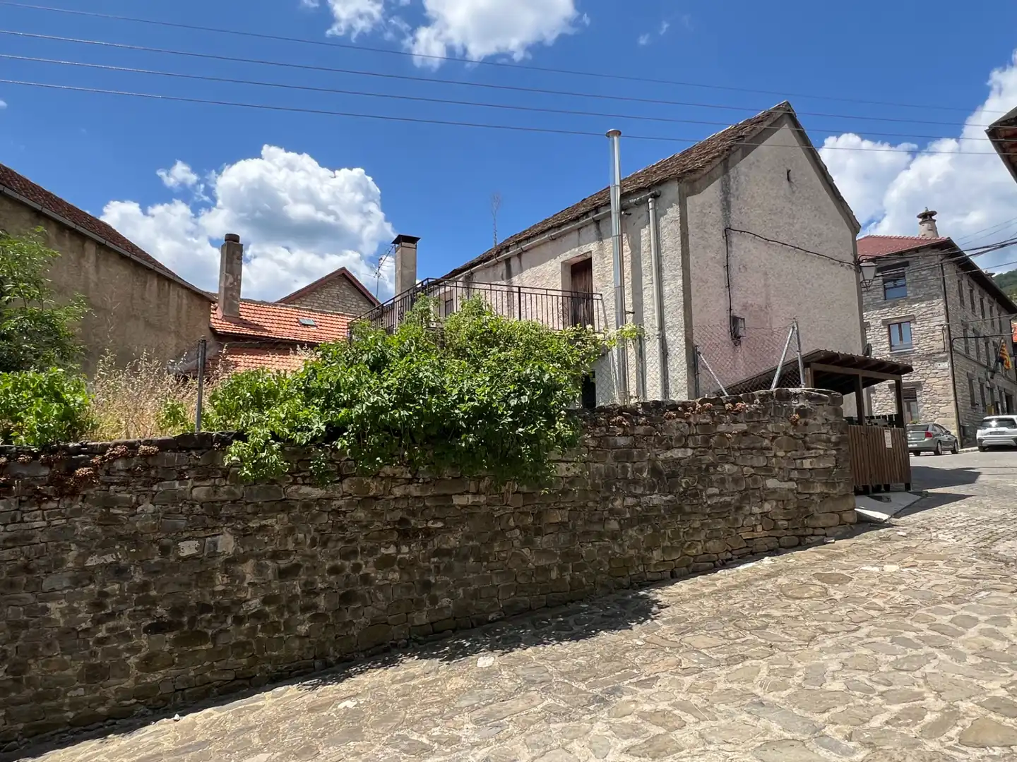 Exterior view of Country homes for sale in Aragüés del Puerto
