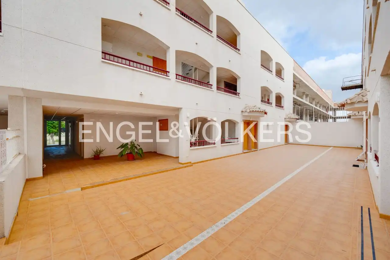 Vista exterior de Apartamento en venta en San Fulgencio con Aire acondicionado, Calefacción y Trastero