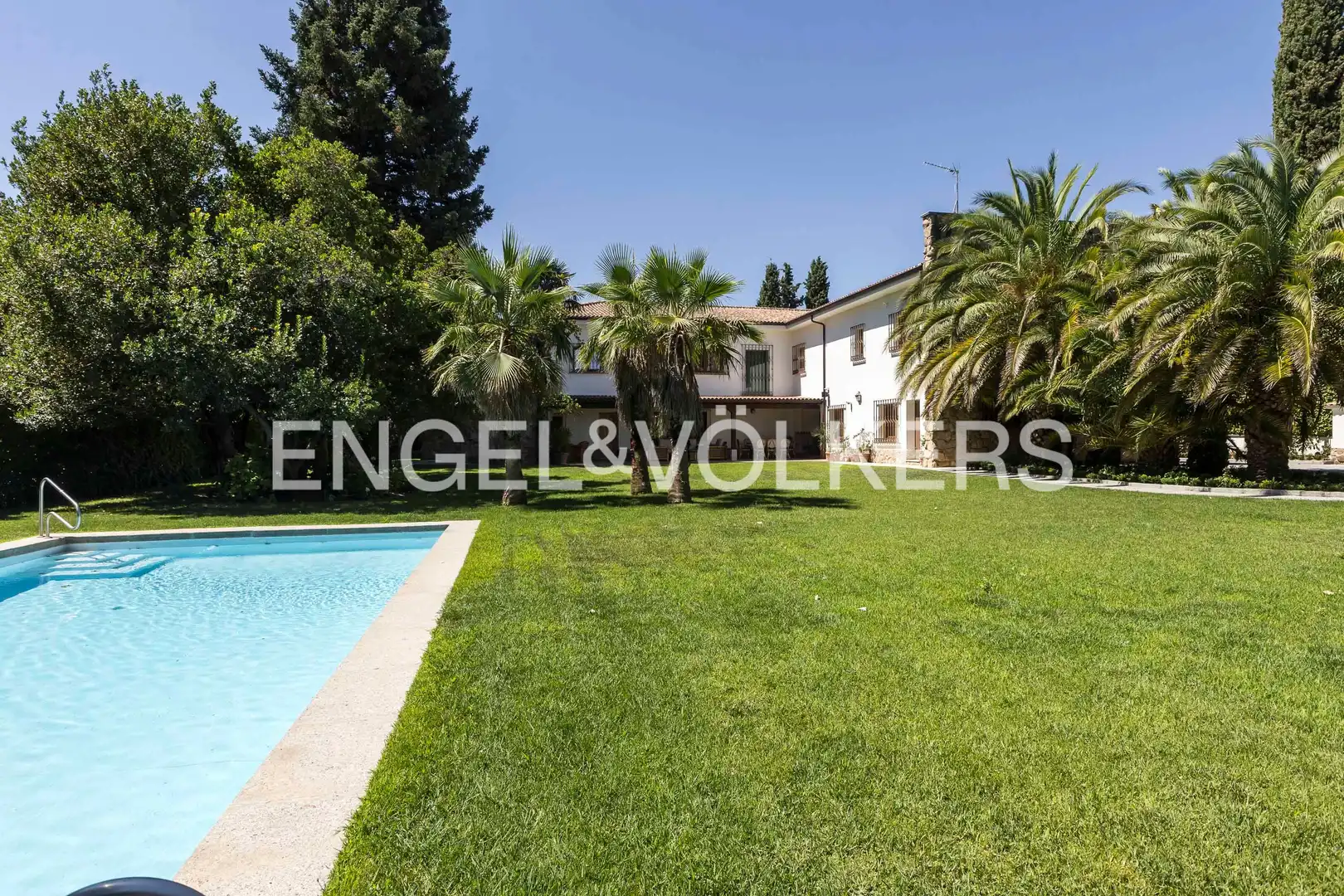 Exterior view of Houses for sale in Madrid  with Air Conditioner, Heating and Private garden
