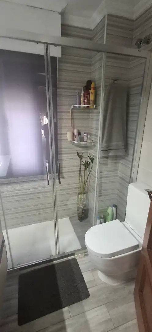 Bany de Pis en venda en Dos Hermanas amb Aire condicionat i Terrassa