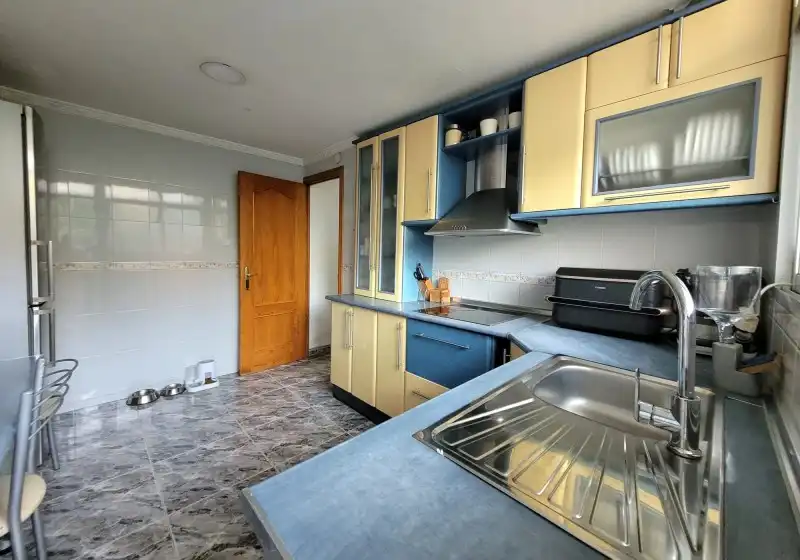 Cocina de Piso en venta en Bailén - Miraflores