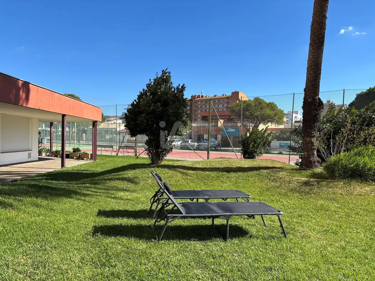 Jardín de Local en venta en Roses