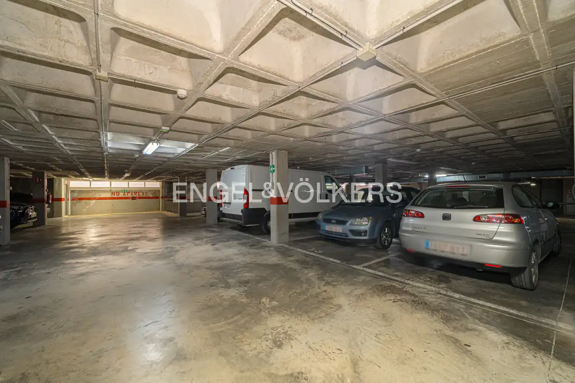 Parking de Apartamento en venta en Benidorm con Aire acondicionado, Trastero y Amueblado