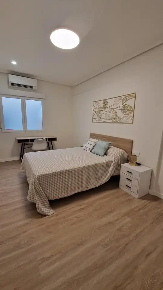 Schlafzimmer von Wohnung zur Miete in Moncada mit Klimaanlage, Terrasse und Möbliert