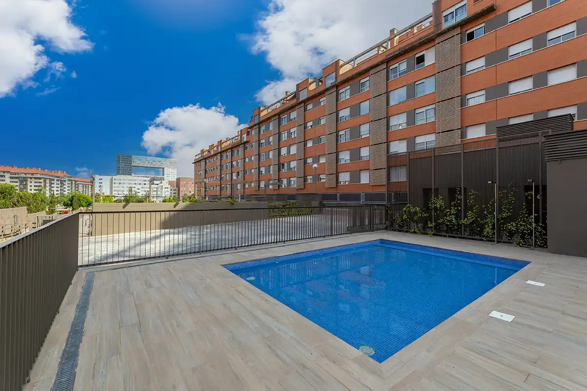 Piscina de Piso en venta en Madrid con Aire acondicionado, Trastero y Piscina comunitaria
