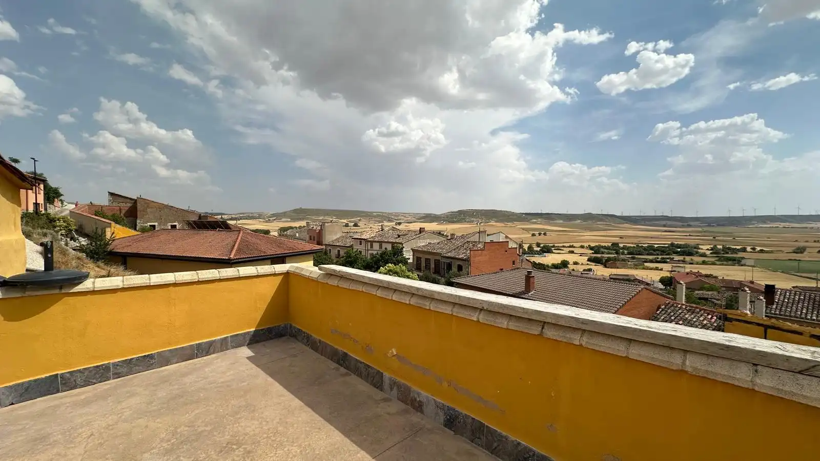 Terrassa de Casa o xalet en venda en Castrojeriz amb Calefacció, Parquet i Terrassa