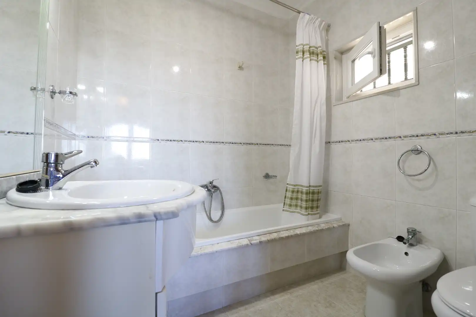 Bathroom of Houses for sale in Carnota  with Private garden, Terrace and Furnished