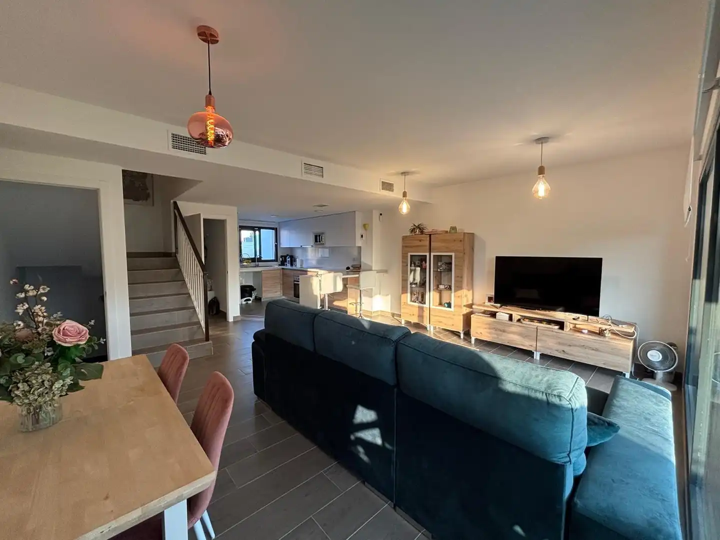 Sala de estar de Casa adosada en venta en Alhaurín de la Torre con Aire acondicionado, Terraza y Trastero