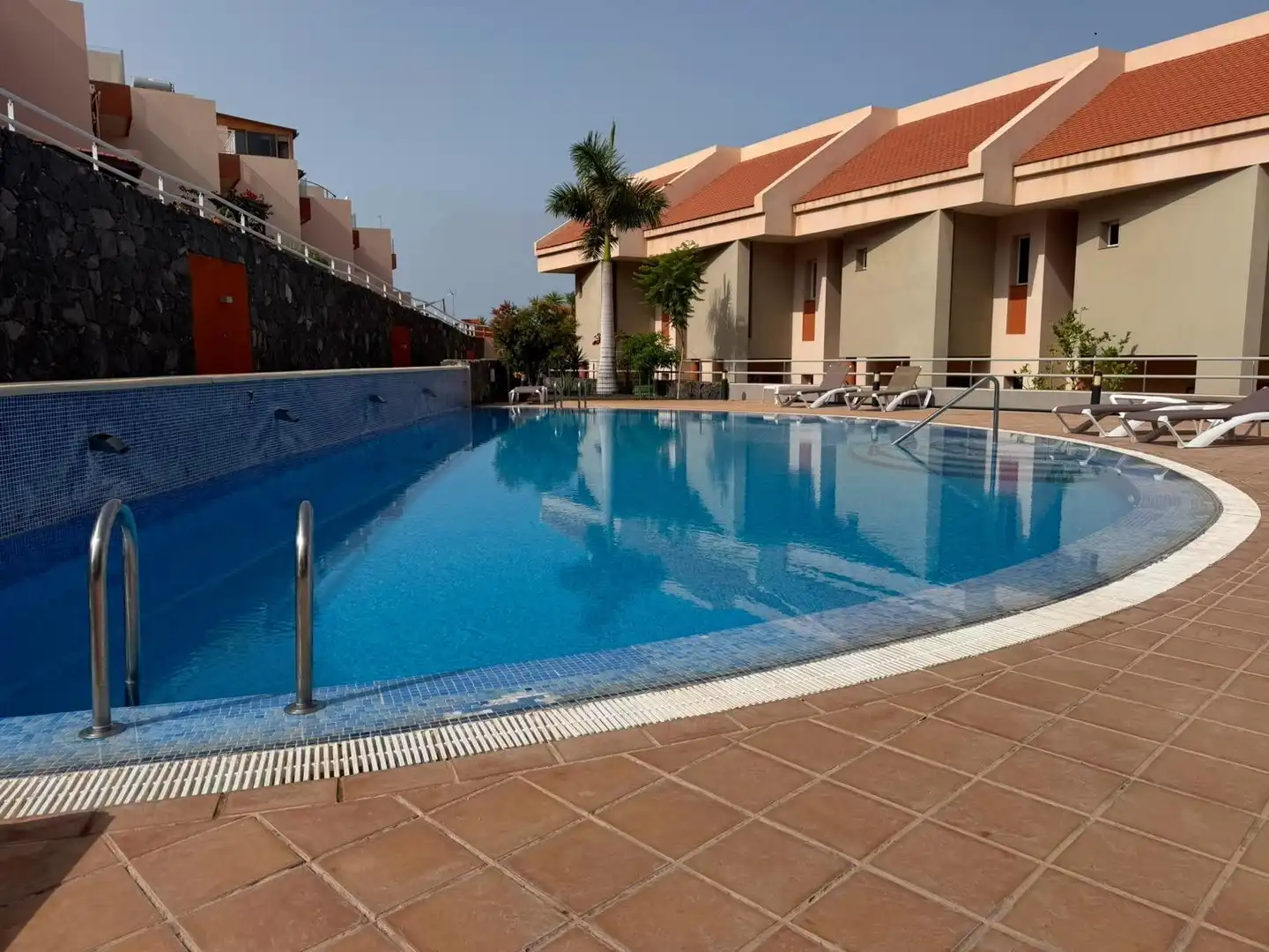 Piscina de Casa adosada en venta en Santiago del Teide con Terraza, Amueblado y Piscina comunitaria