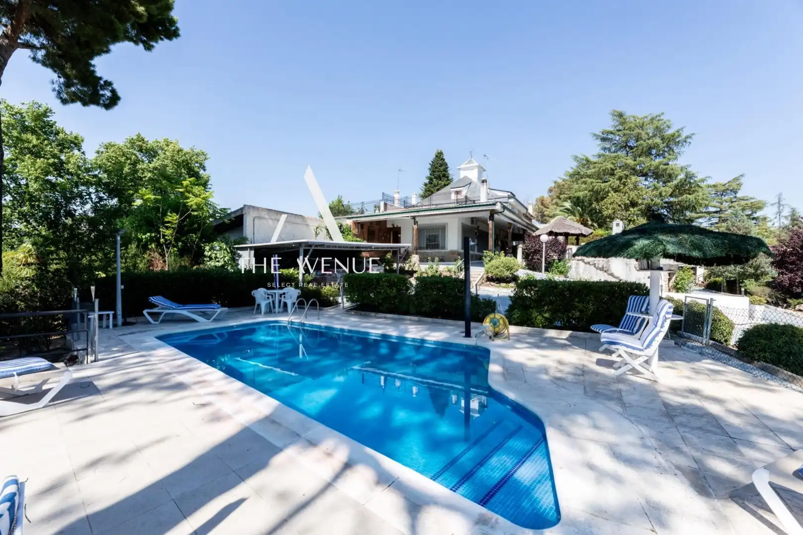 Piscina de Casa o xalet en venda en Boadilla del Monte amb Calefacció, Jardí privat i Terrassa