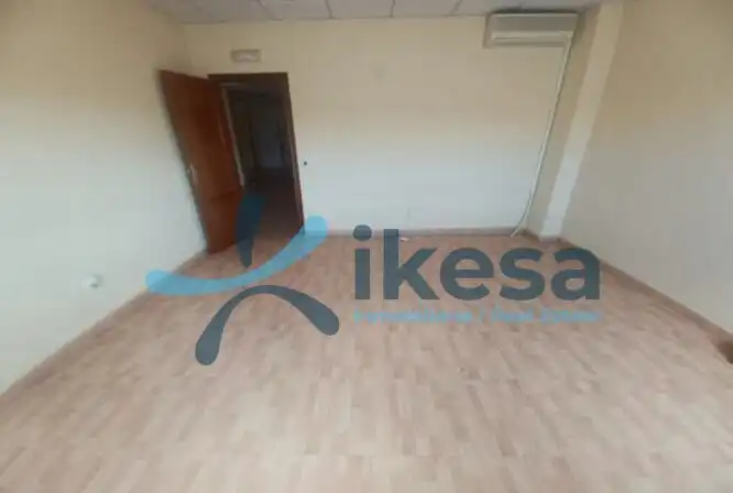 Local comercial en venda a Núcleo urbano, imagen 4