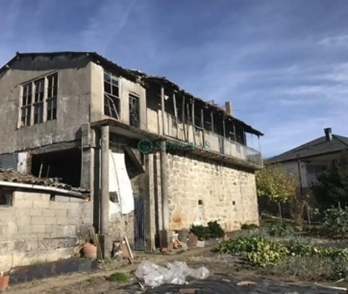 Vista exterior de Casa o chalet en venta en A Gudiña  con Calefacción y Jardín privado
