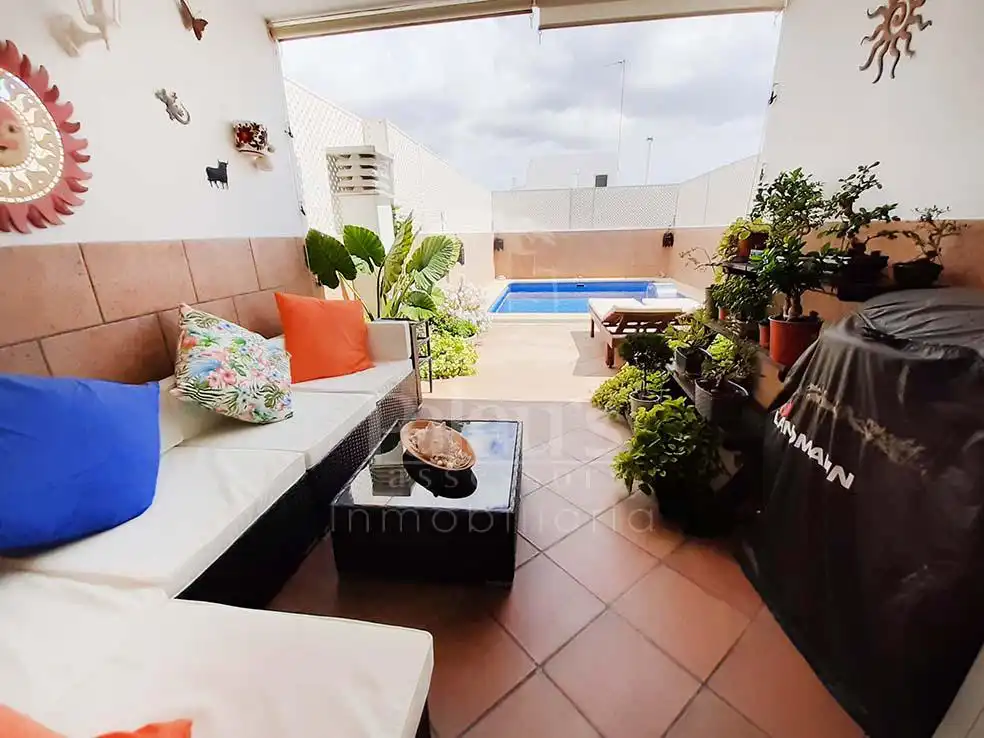 Terrassa de Casa adosada en venda en Ciutadella de Menorca amb Calefacció i Piscina