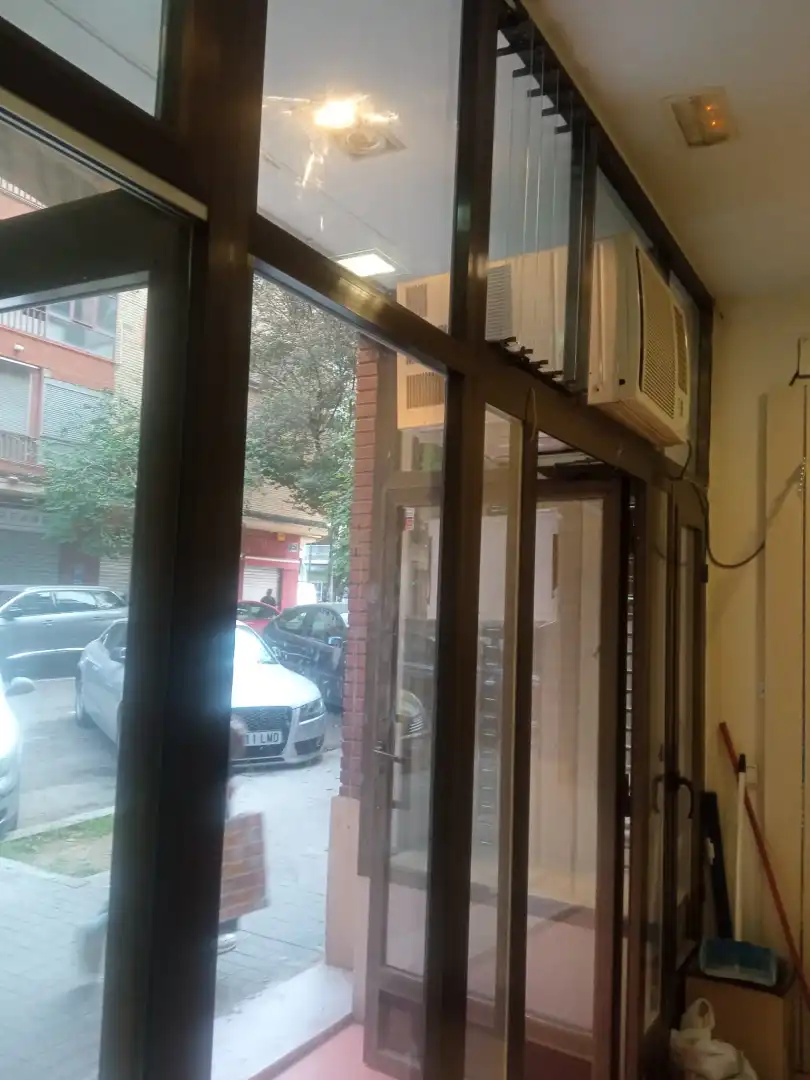 Vista exterior de Local en venta en Valencia con Amueblado