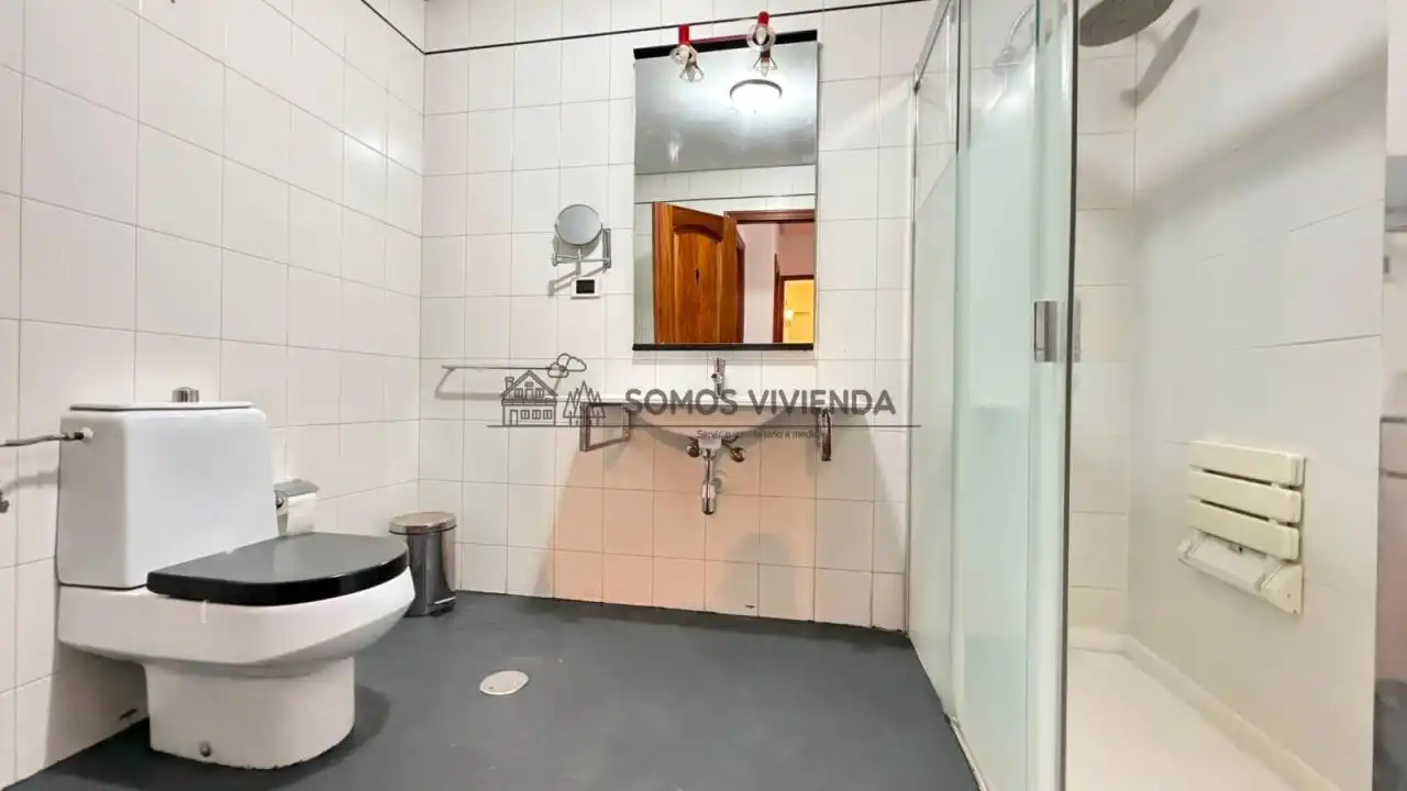 Bathroom of Flat for sale in Ourense Capital   with Heating, Furnished and Balcony