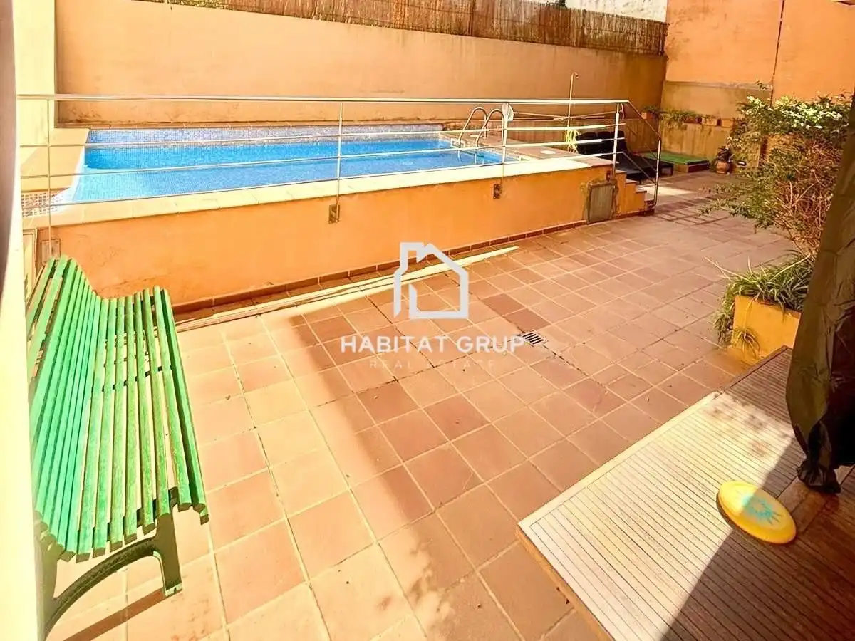 Schwimmbecken von Wohnung zum Verkauf in Begur mit Heizung, Terrasse und Abstellraum