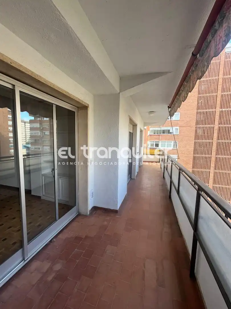 Balcony of Flat for rent in Madrid  with Parquet flooring, Terrace and Washing machine