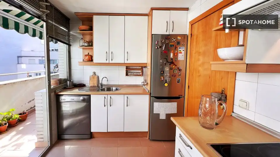 Cocina de Piso de alquiler en Madrid con Aire acondicionado, Calefacción y Amueblado