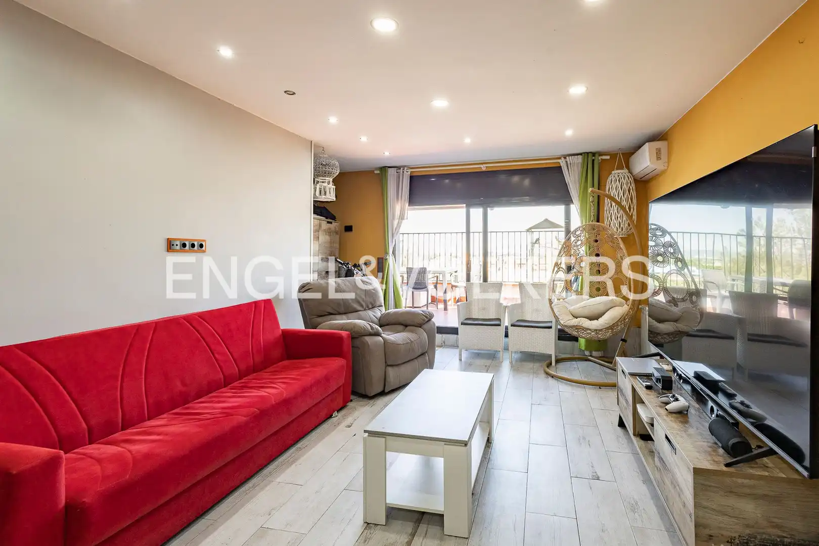 Exterior view of Flat for sale in El Prat de Llobregat  with Air Conditioner and Heating