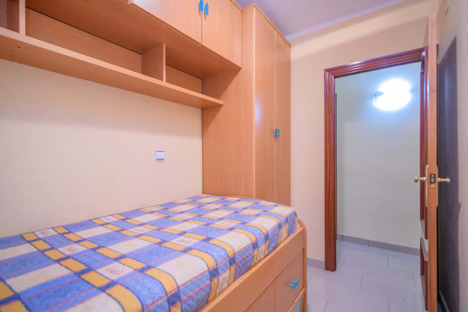 Habitación de Piso en venta en Cornellà de Llobregat con Aire acondicionado, Calefacción y Balcón