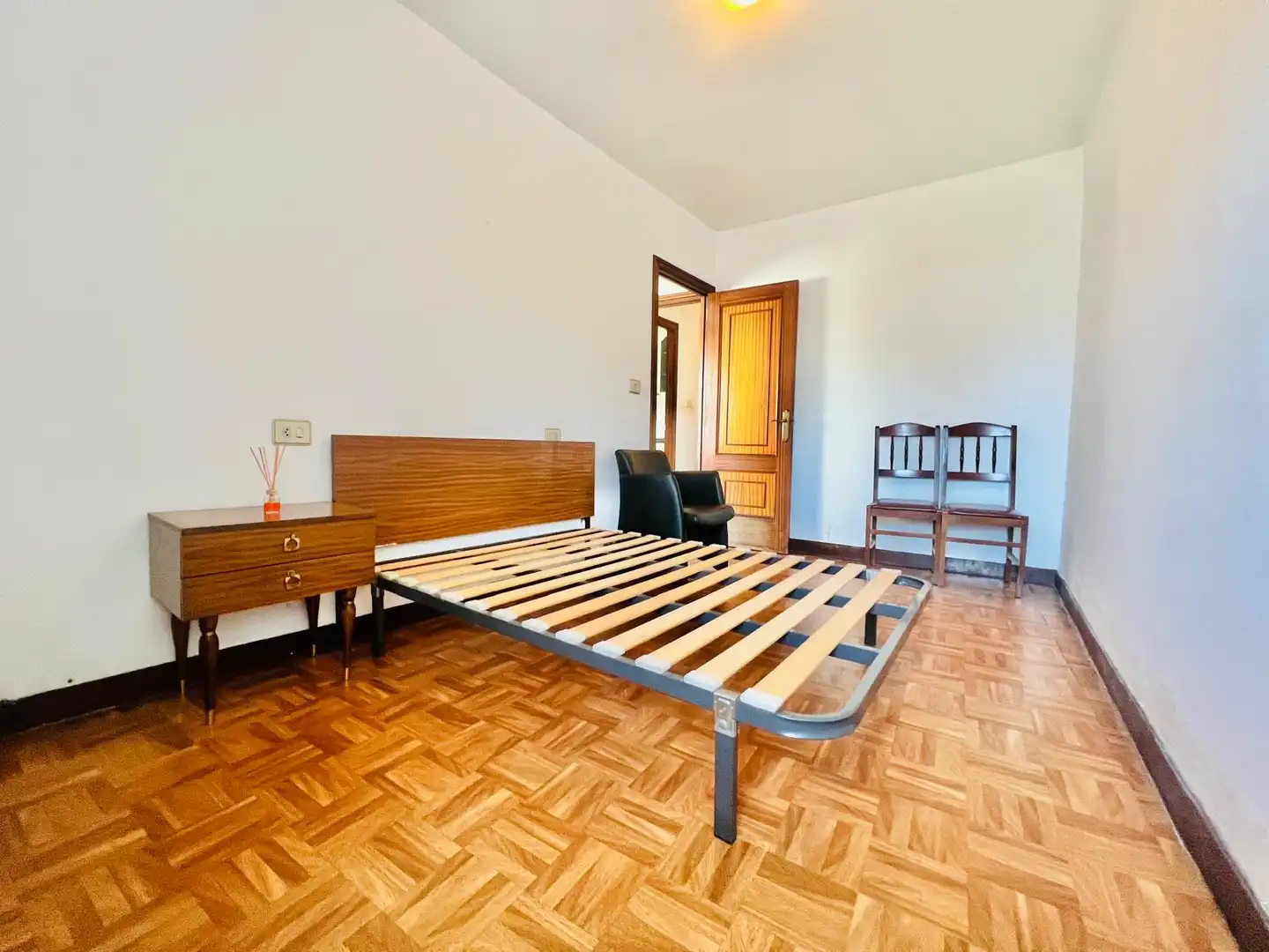 Schlafzimmer von Büro zum Verkauf in Os Mallos