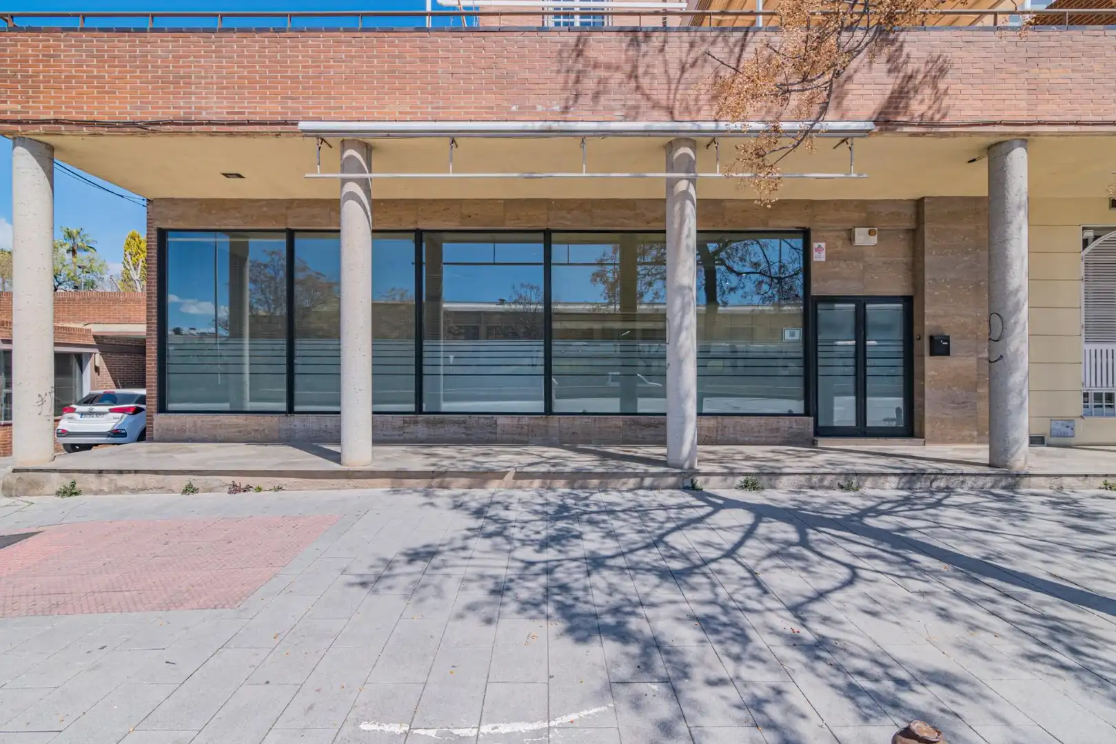 Exterior view of Commercial properties for sale in  Granada Capital  with Air Conditioner