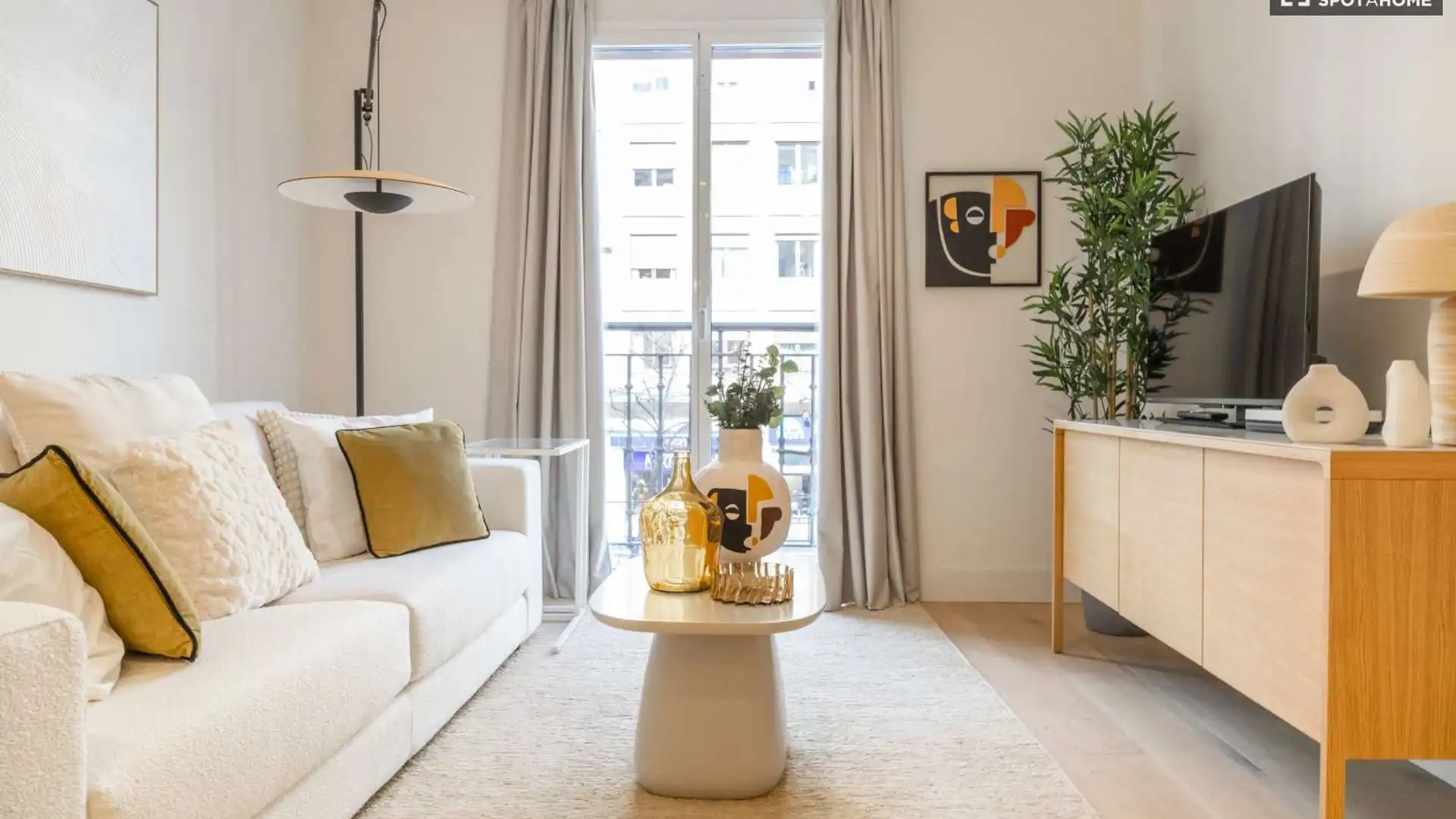 Sala d'estar de Estudi per a compartir en  Madrid Capital amb Aire condicionat, Calefacció i Terrassa