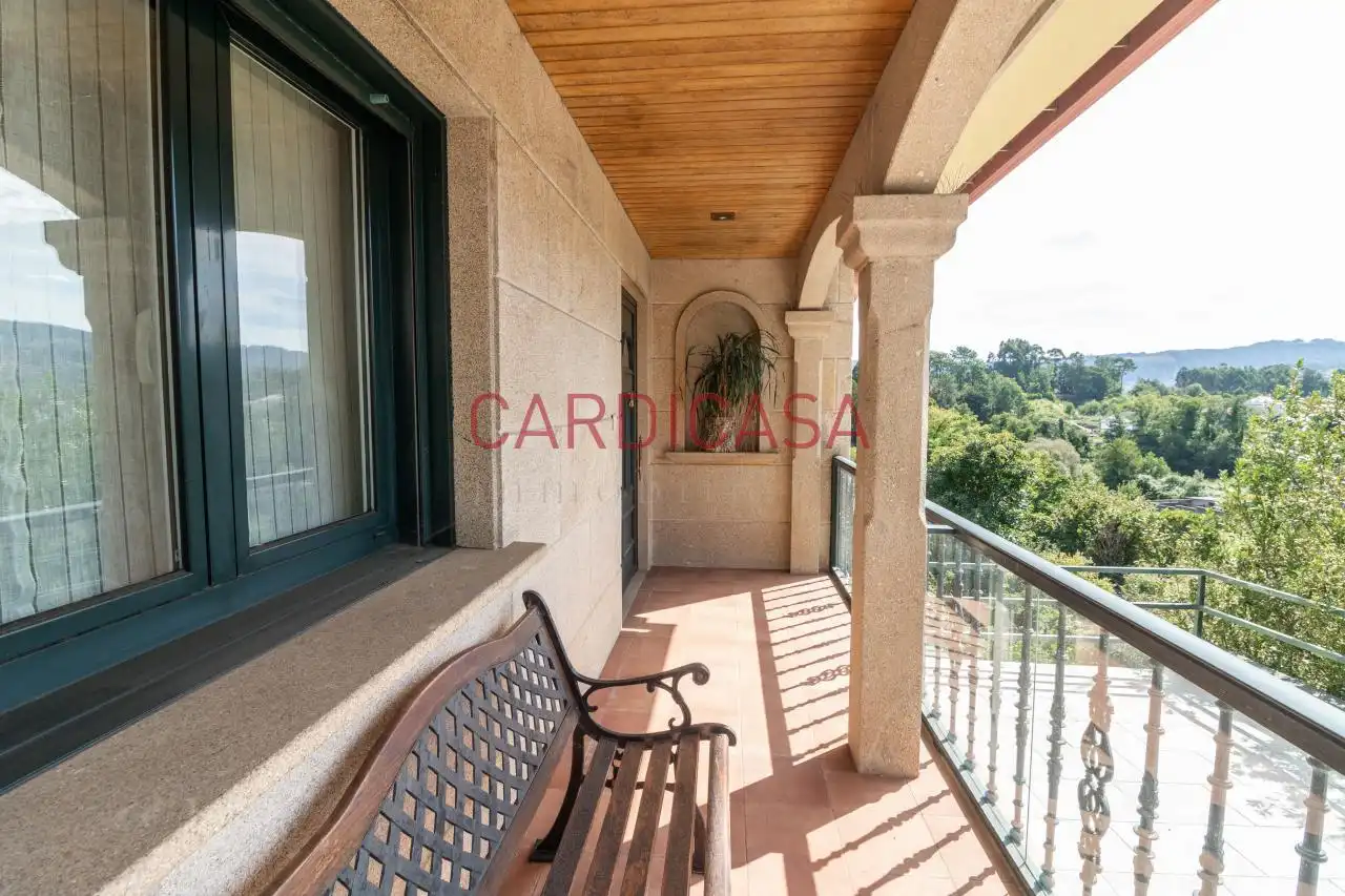 Terraza de Casa o chalet en venta en Vigo  con Calefacción, Jardín privado y Parquet