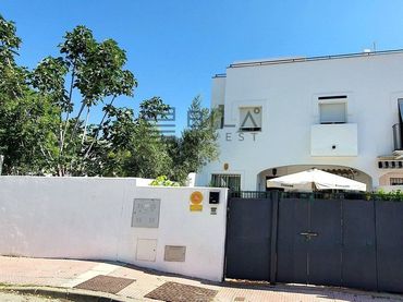 Reihenhaus mit Pool zum Verkauf in Manantial