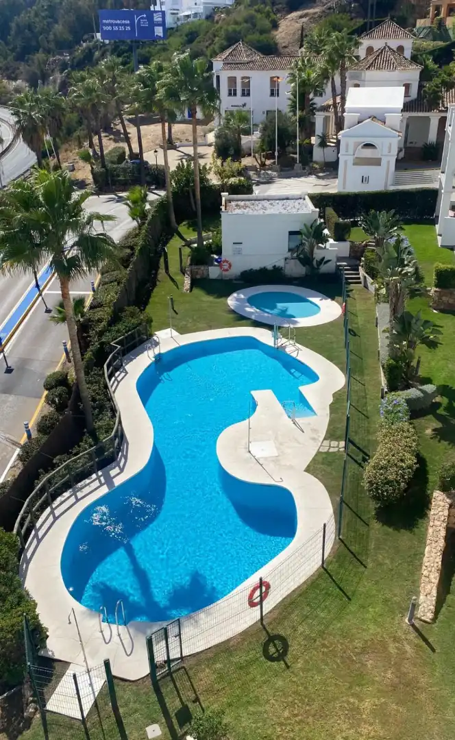 Piso con piscina en venta en Chullera