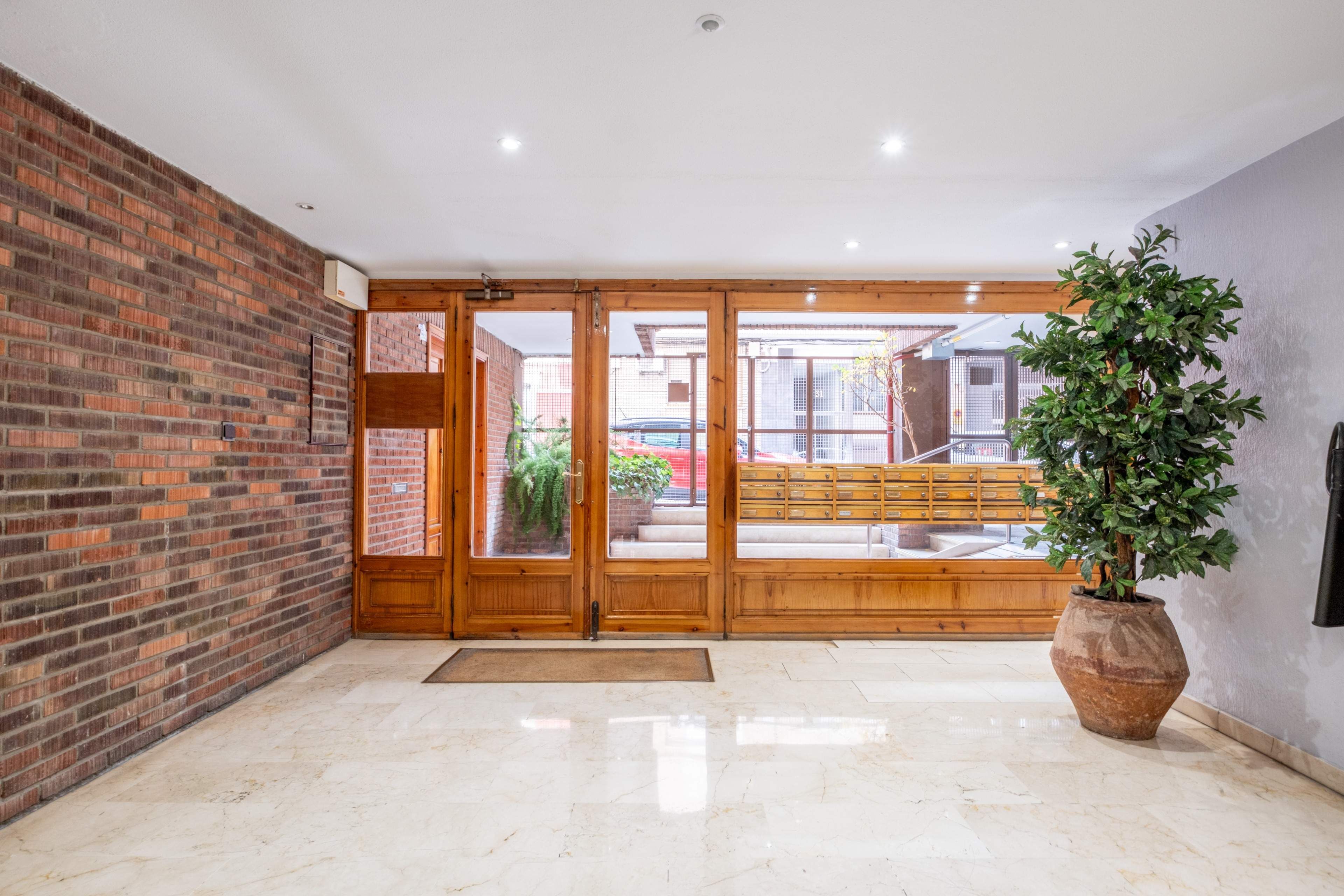 Flat for sale in  Zaragoza Capital  with Air Conditioner, Heating and Terrace