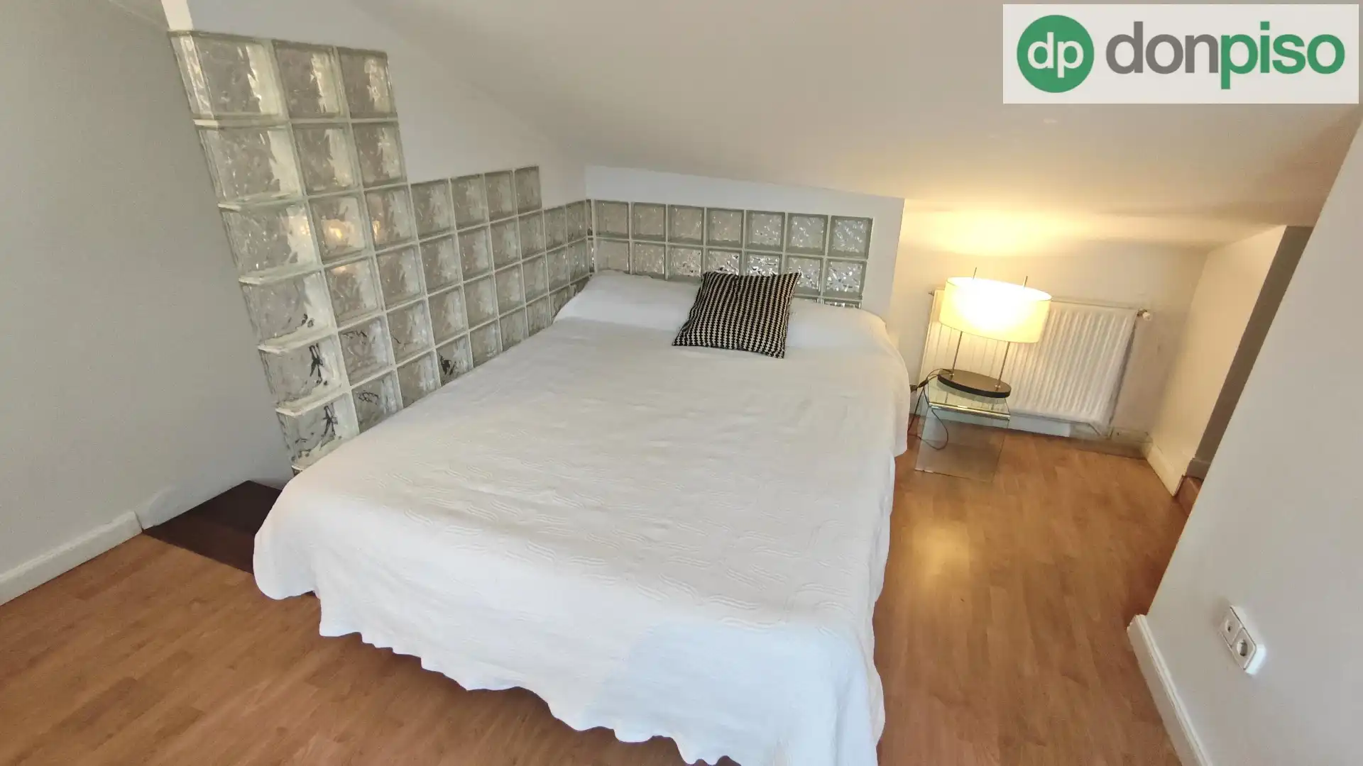 Dormitori de Dúplex en venda en Santander amb Calefacció i Moblat