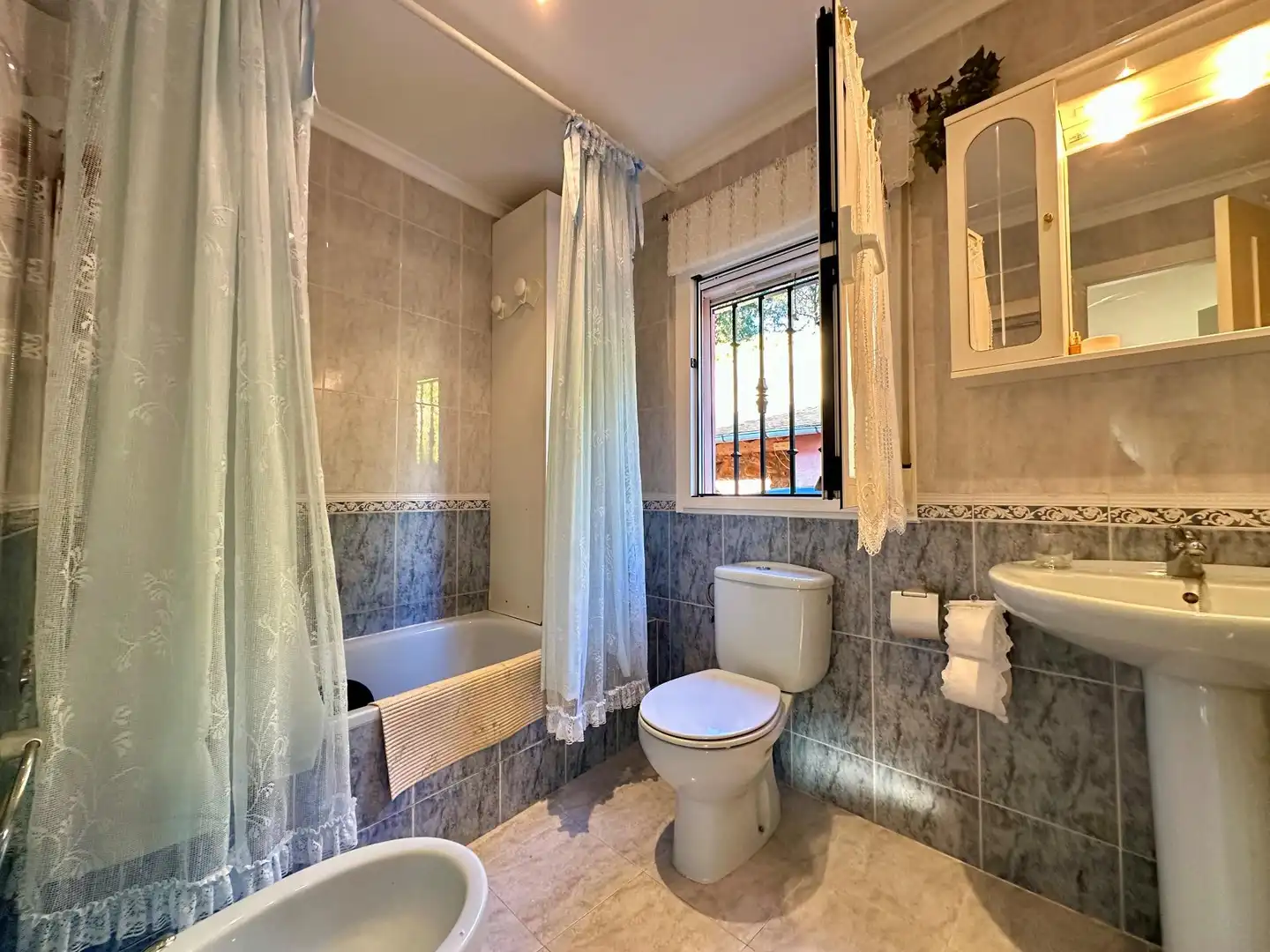Badezimmer von Country house zum Verkauf in Carucedo mit Heizung, Privatgarten und Abstellraum