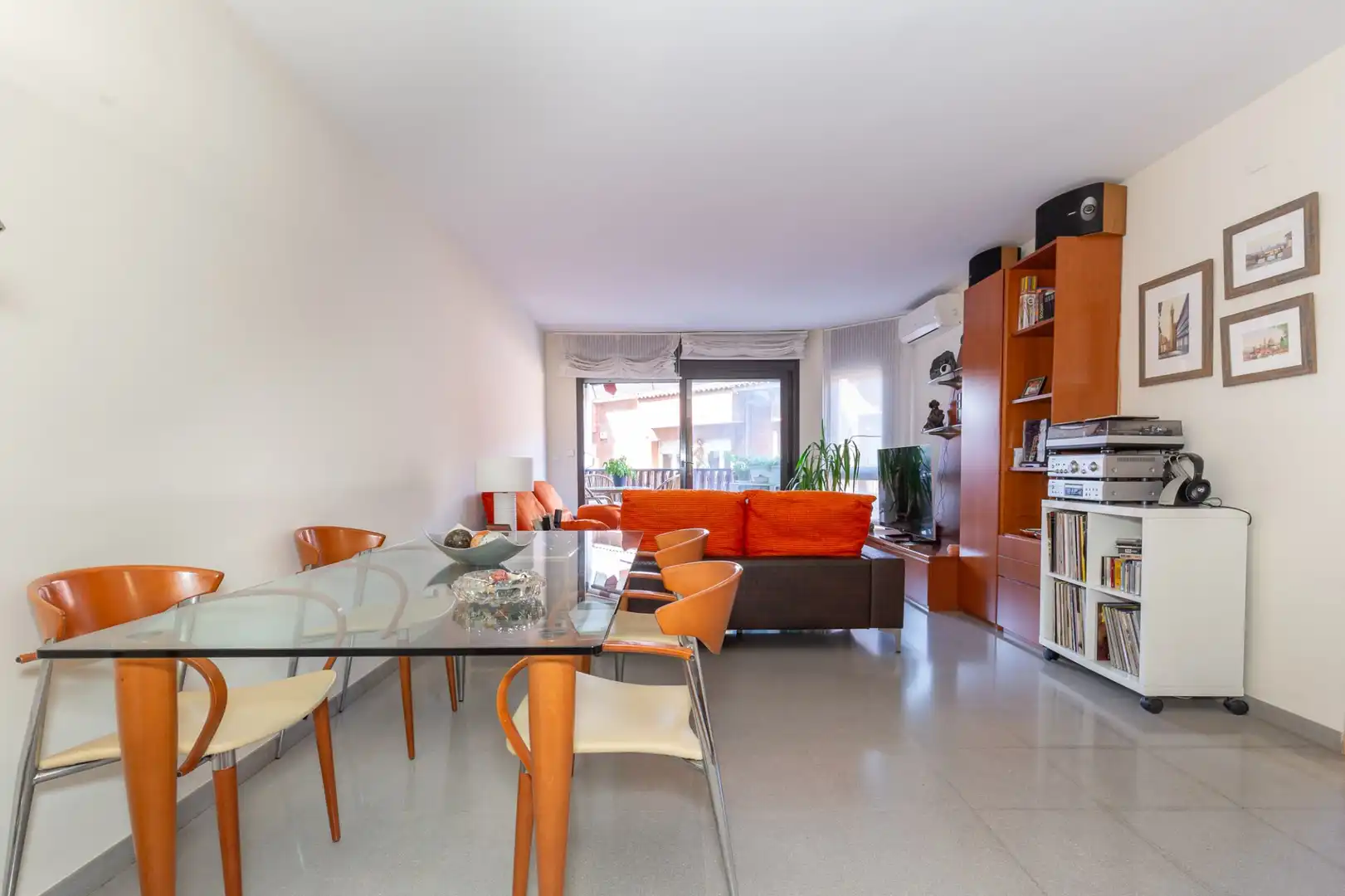 Sala de estar de Piso en venta en Sant Joan Despí con Aire acondicionado, Calefacción y Terraza