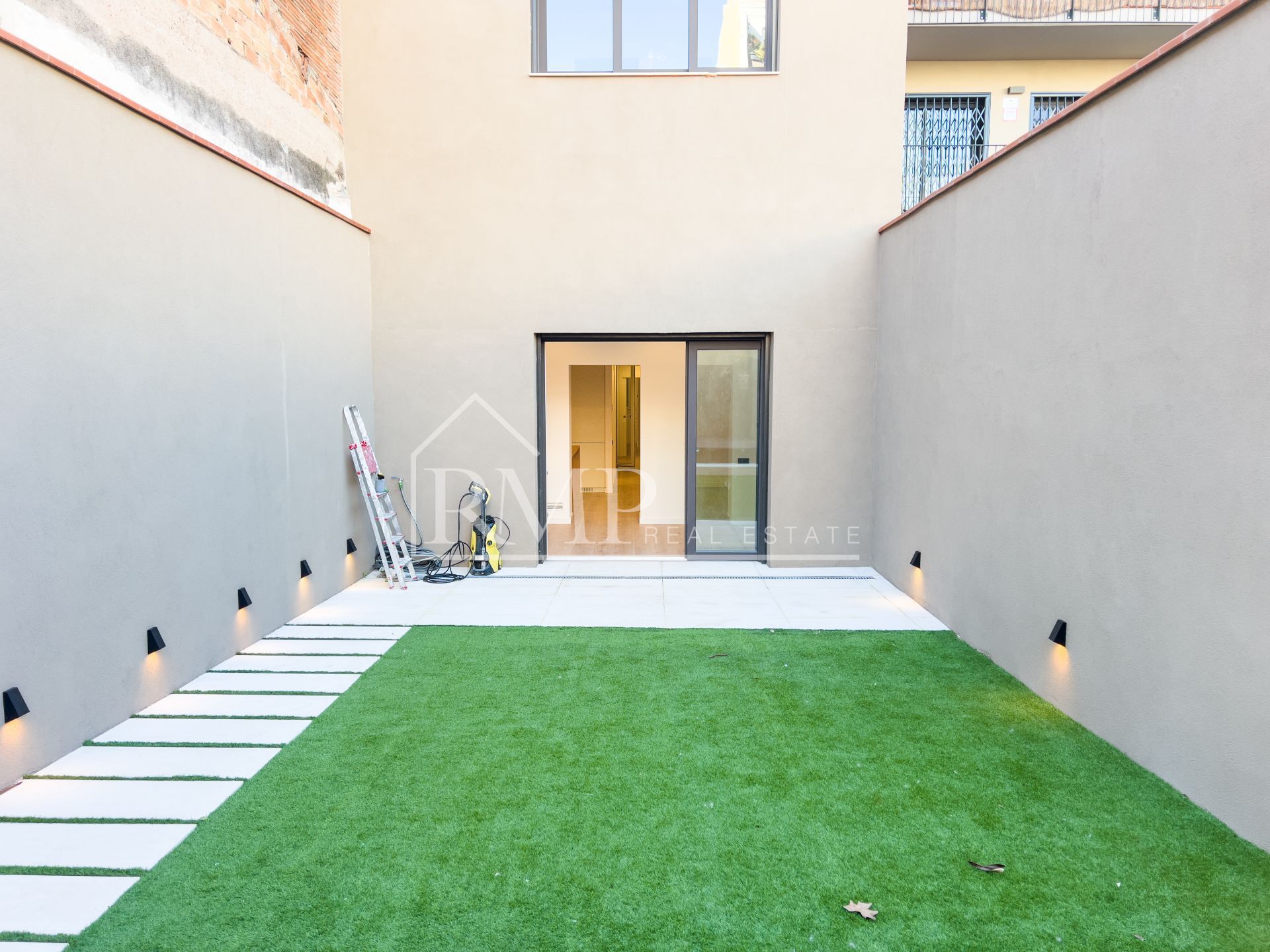 Terrace of Flat for sale in  Barcelona Capital  with Air Conditioner, Heating and Private garden