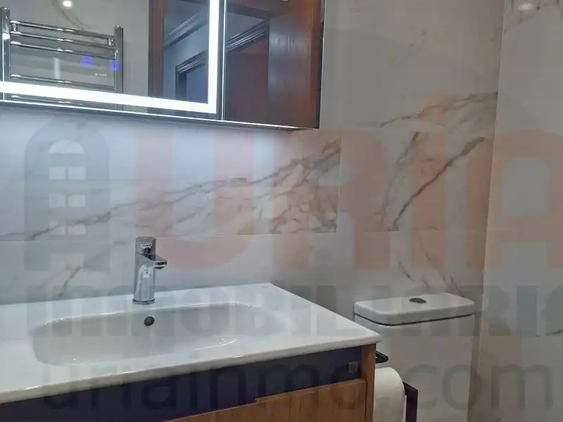 Baño de Piso de alquiler en Oviedo  con Calefacción, Amueblado y Lavadora