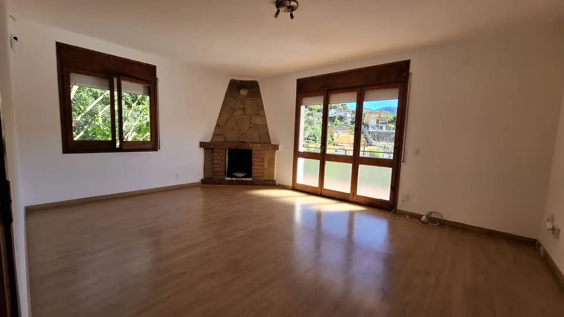 Sala de estar de Casa o chalet en venta en Vallirana con Terraza