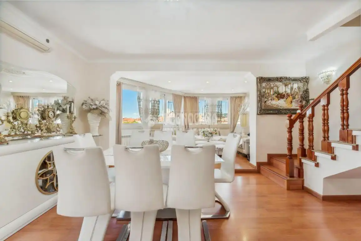Comedor de Piso en venta en Cornellà de Llobregat con Aire acondicionado, Calefacción y Terraza