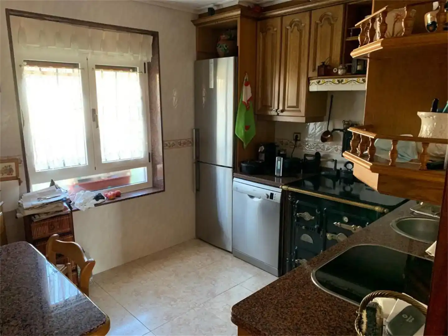Cocina de Planta baja en venta en Lena con Jardín privado, Trastero y Amueblado