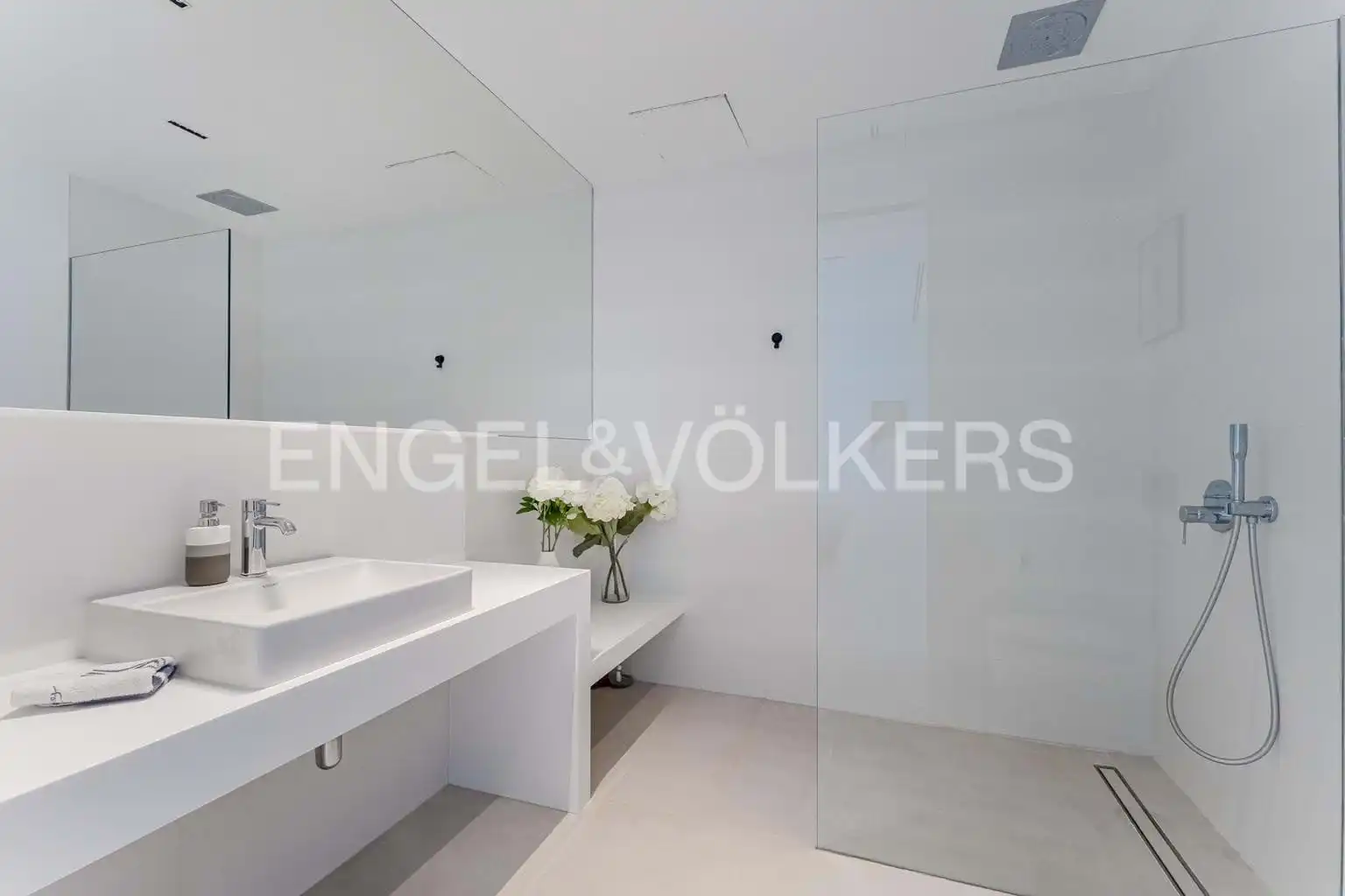 Bathroom of Houses for sale in Guía de Isora  with Air Conditioner, Terrace and Swimming Pool