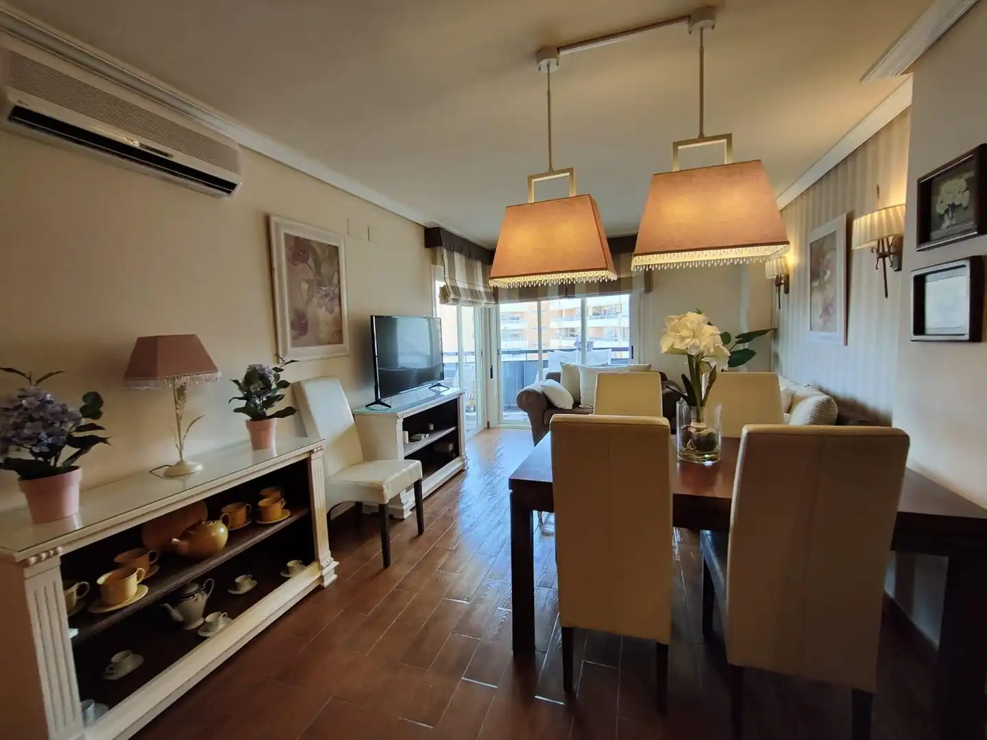 Menjador de Apartament en venda en Oria amb Aire condicionat, Jardí privat i Terrassa