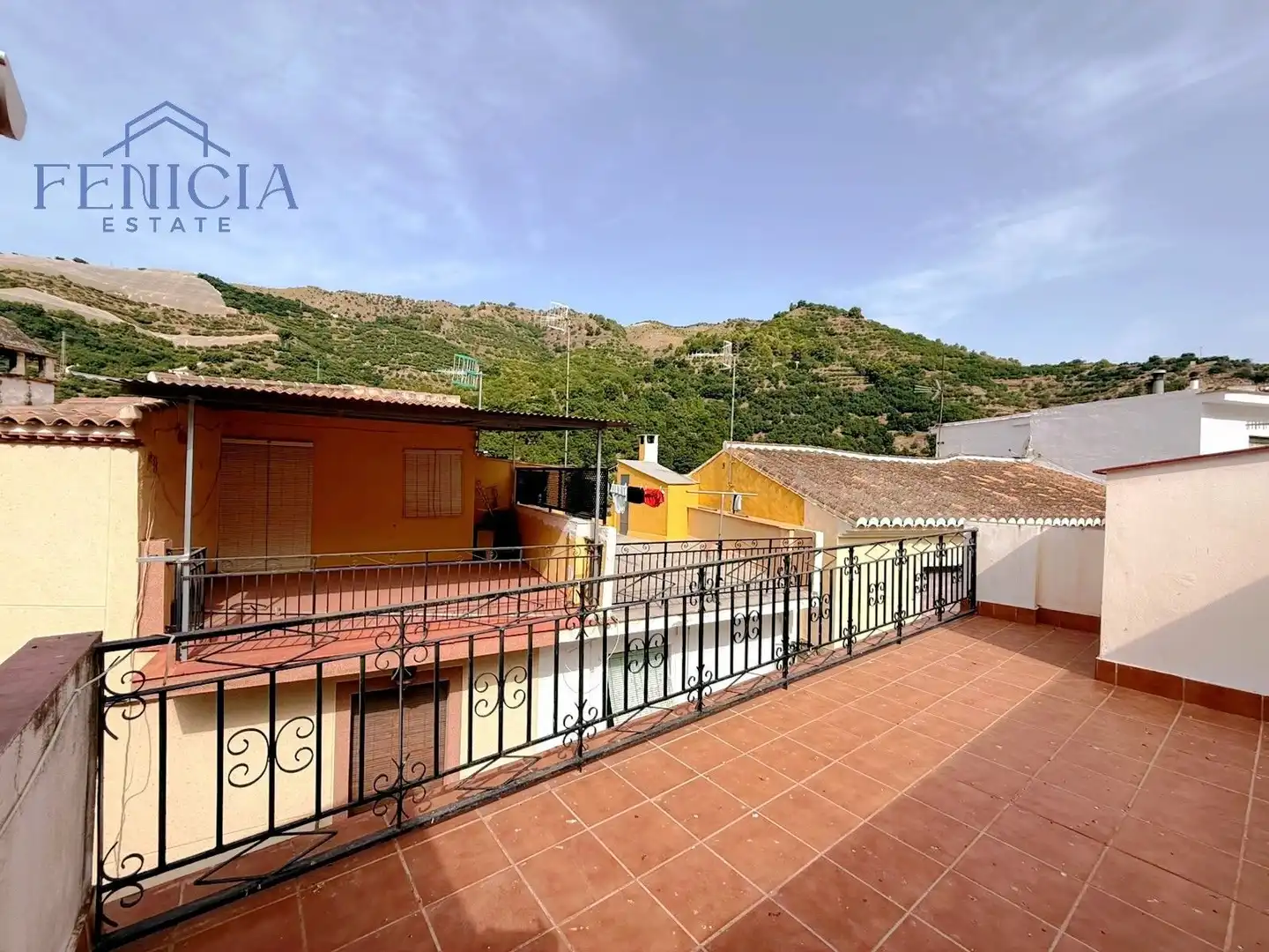 Vista exterior de Finca rústica en venda en Jete amb Terrassa i Traster