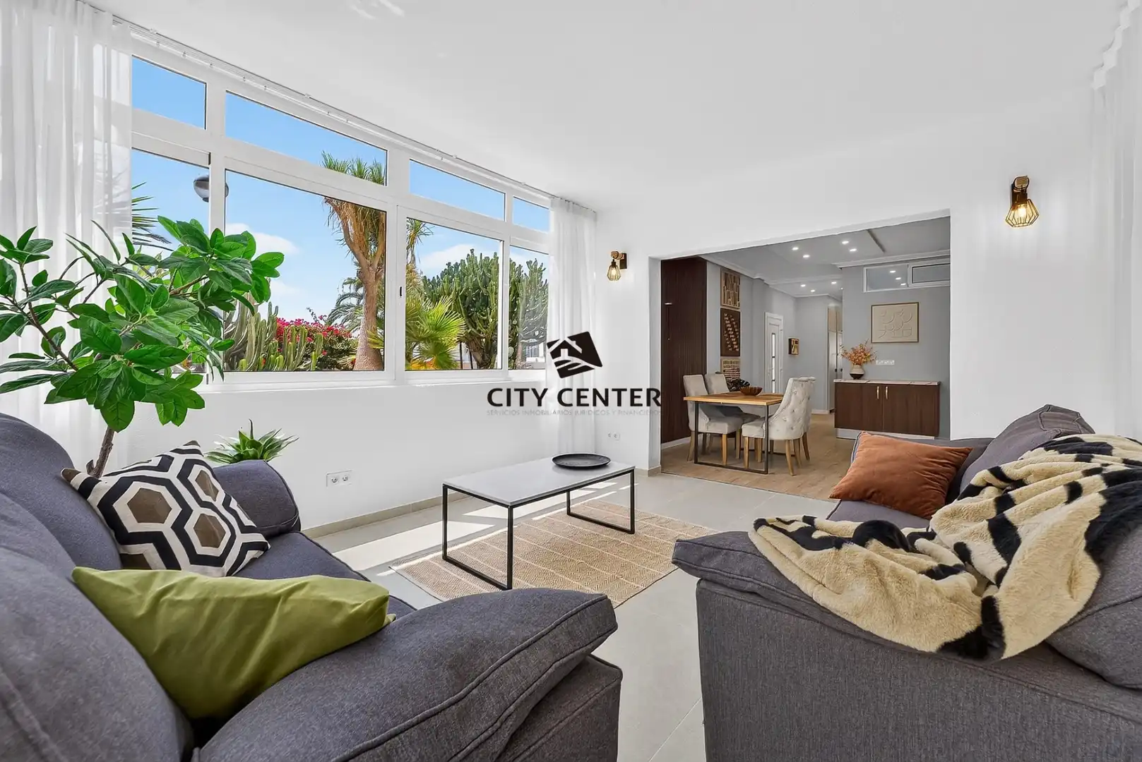 Wohnzimmer von Wohnungen zum Verkauf in Arona mit Möbliert und Gemeinschaftspool