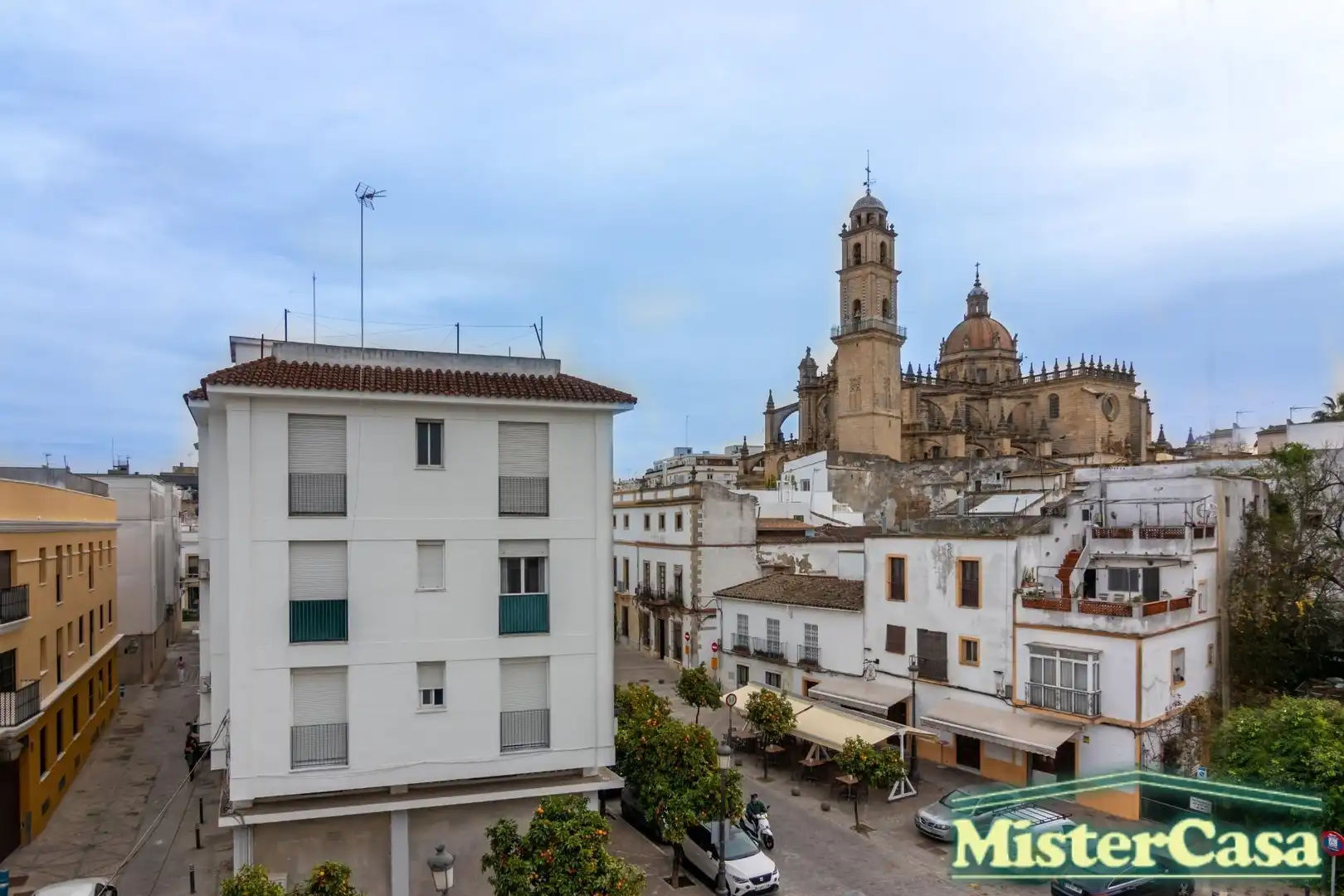 Vista exterior de Pis en venda en Jerez de la Frontera amb Aire condicionat i Balcó