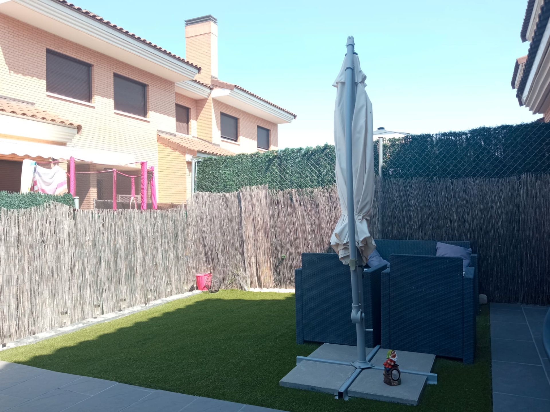 Jardín de Casa adosada en venta en Aldeamayor de San Martín con Calefacción, Jardín privado y Parquet